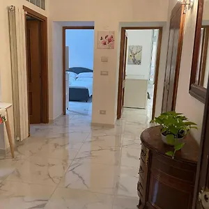 Flowers In Appartement Rome